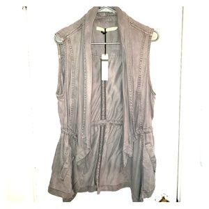 EVERYTHING ON SALE ❣️❣️ Gray vest.